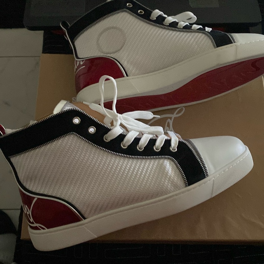 Men’s red bottoms shoes